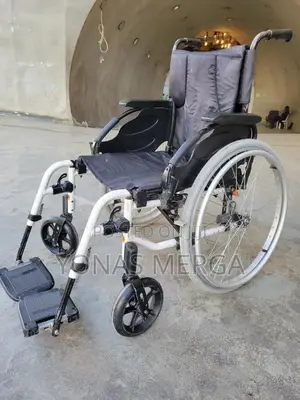 Folding Europe Wheelchair屬鴇swingaway Removable Leg Rests Arm Rests