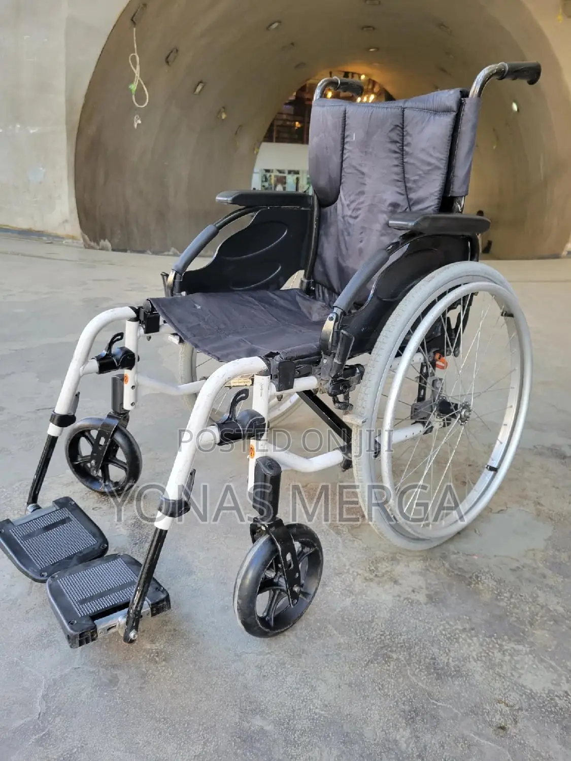 Europe Wheelchair臥賄ዊልቼር=Profiled Cross Brace, Making It Easy to Handle