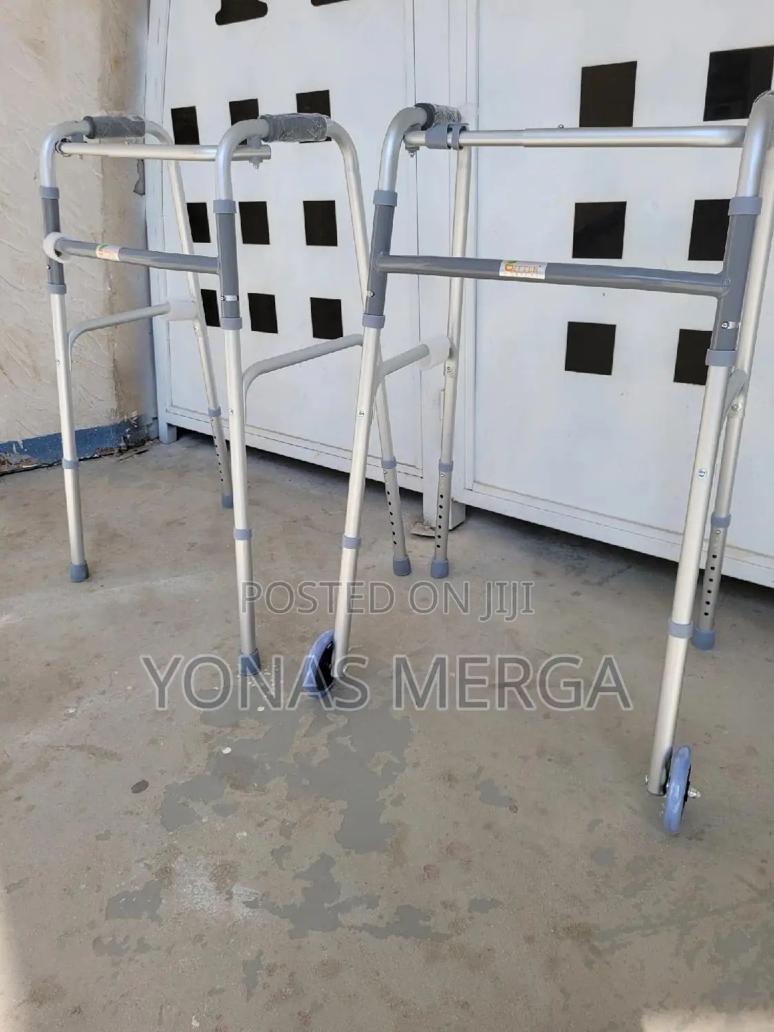Elderly Walker罩擲walker// Four-Foot Crutches Pulley