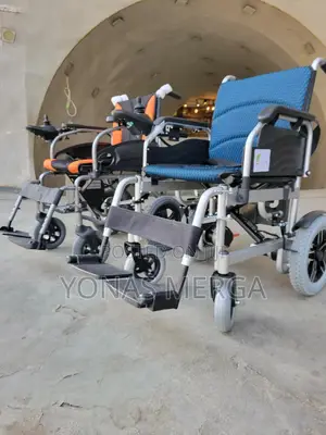 Electric Wheelchair簽弍wheelchair麁訇propelled by a Battery-Powered Motor