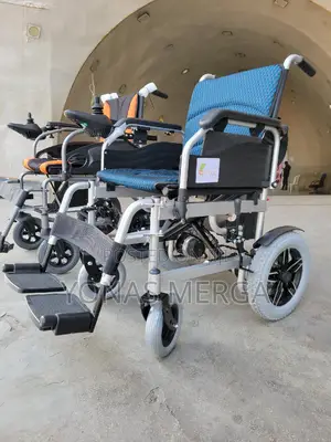 Electric Wheelchairs脅邶are Operated Using a Joystick or Control Panel