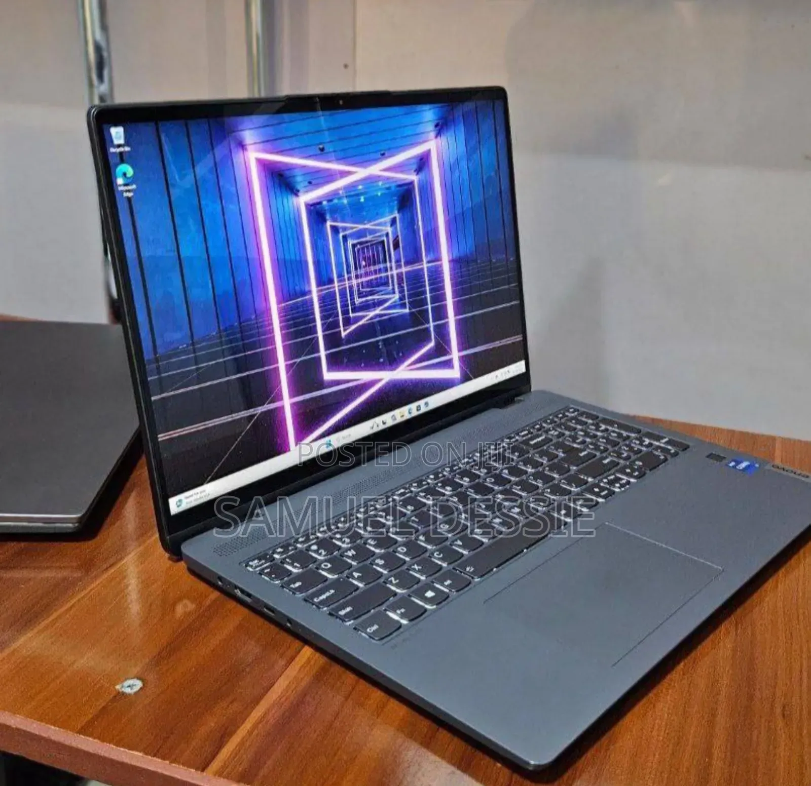 New Laptop Lenovo Yoga 7i 16GB Intel Core I7 SSD 512GB