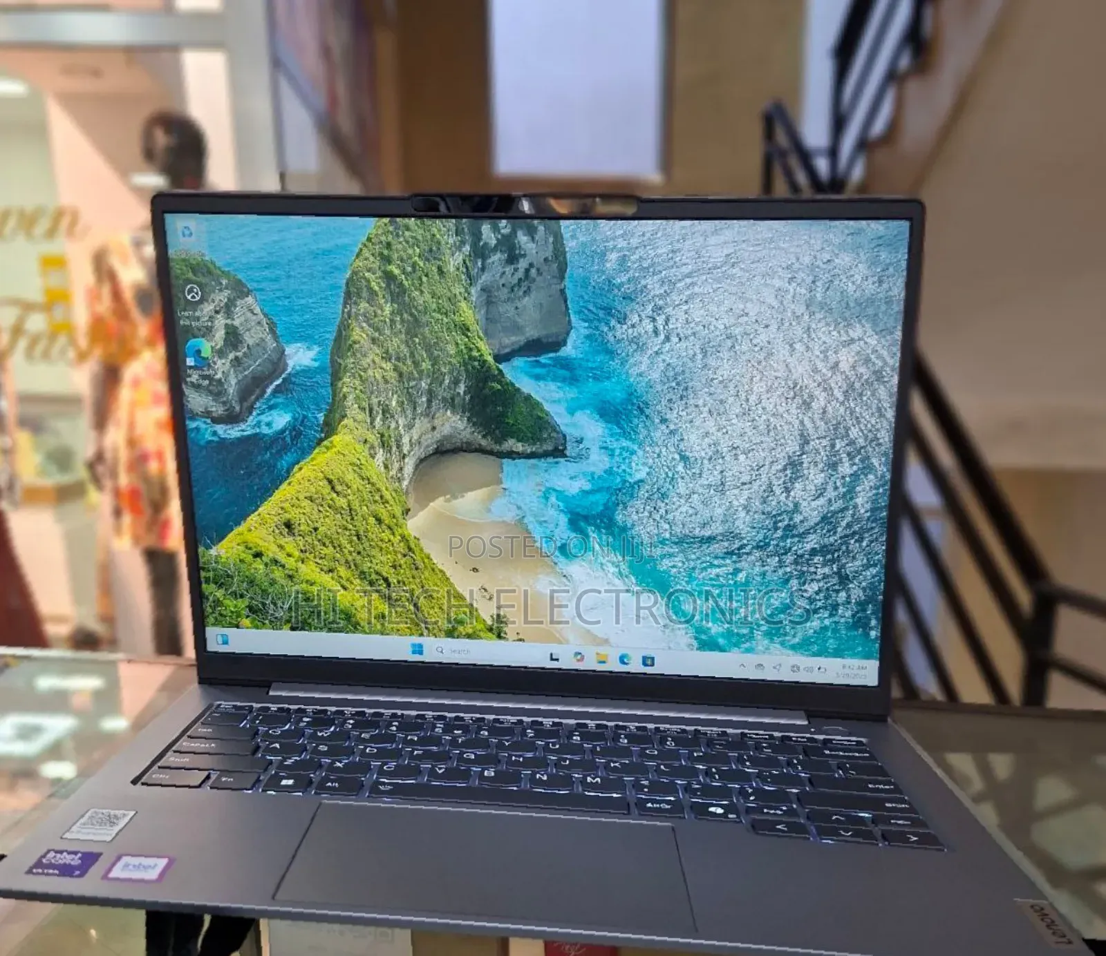 New Laptop Lenovo ThinkPad Yoga 16GB Intel Core Ultra 7 SSD 512GB
