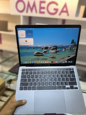 New Laptop Apple MacBook Pro M1 8GB Apple M1 SSD 256GB