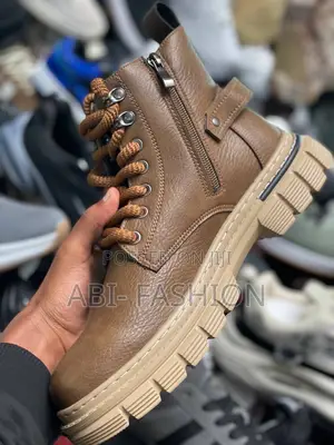 High Quality Brown Boots