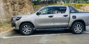 Toyota Hilux 2020 Teal
