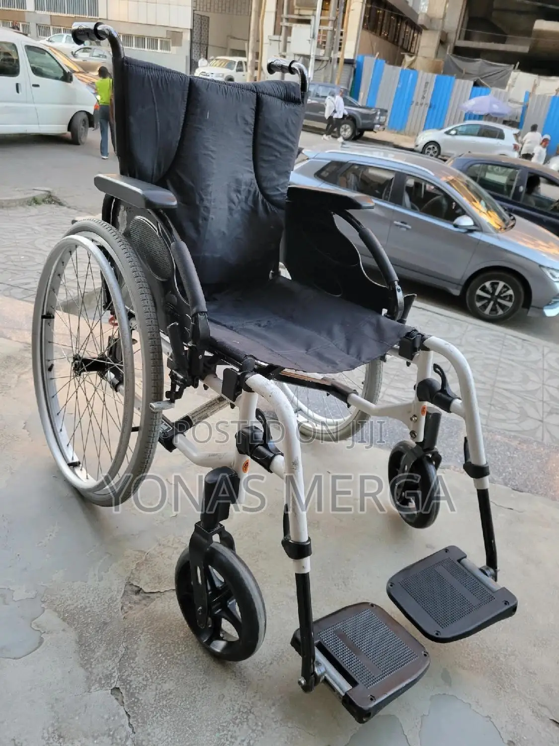 Wheelchair Slightly Used Indoors❩❩24" Wheels Folding Brake Armrest