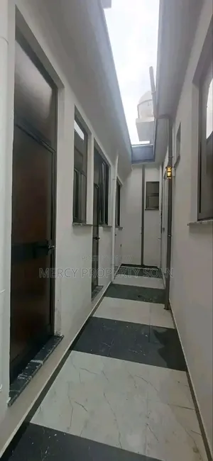 Furnished 6bdrm Villa in Bole for sale