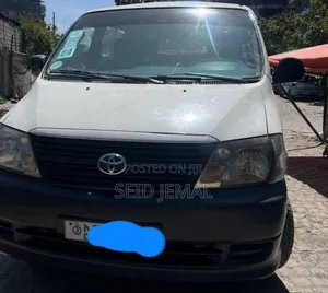Toyota HiAce 2007 White
