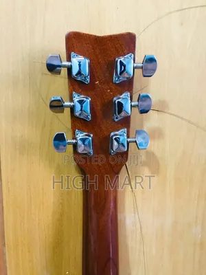 Yamaha F340 Guitar