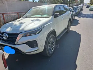Toyota Fortuner 2.7 AWD 2020 White
