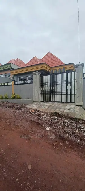 5bdrm Villa in አአ, Bole for Sale