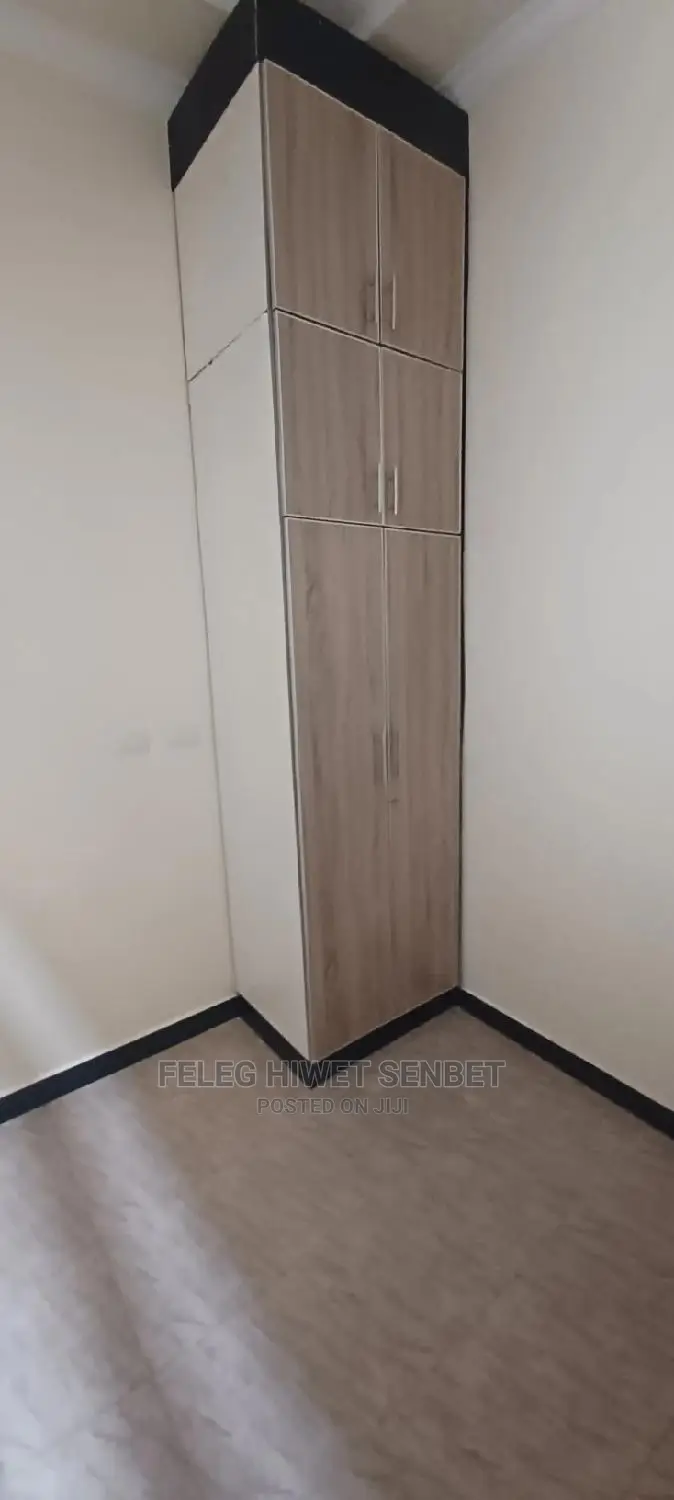 5bdrm Villa in አአ, Bole for Sale