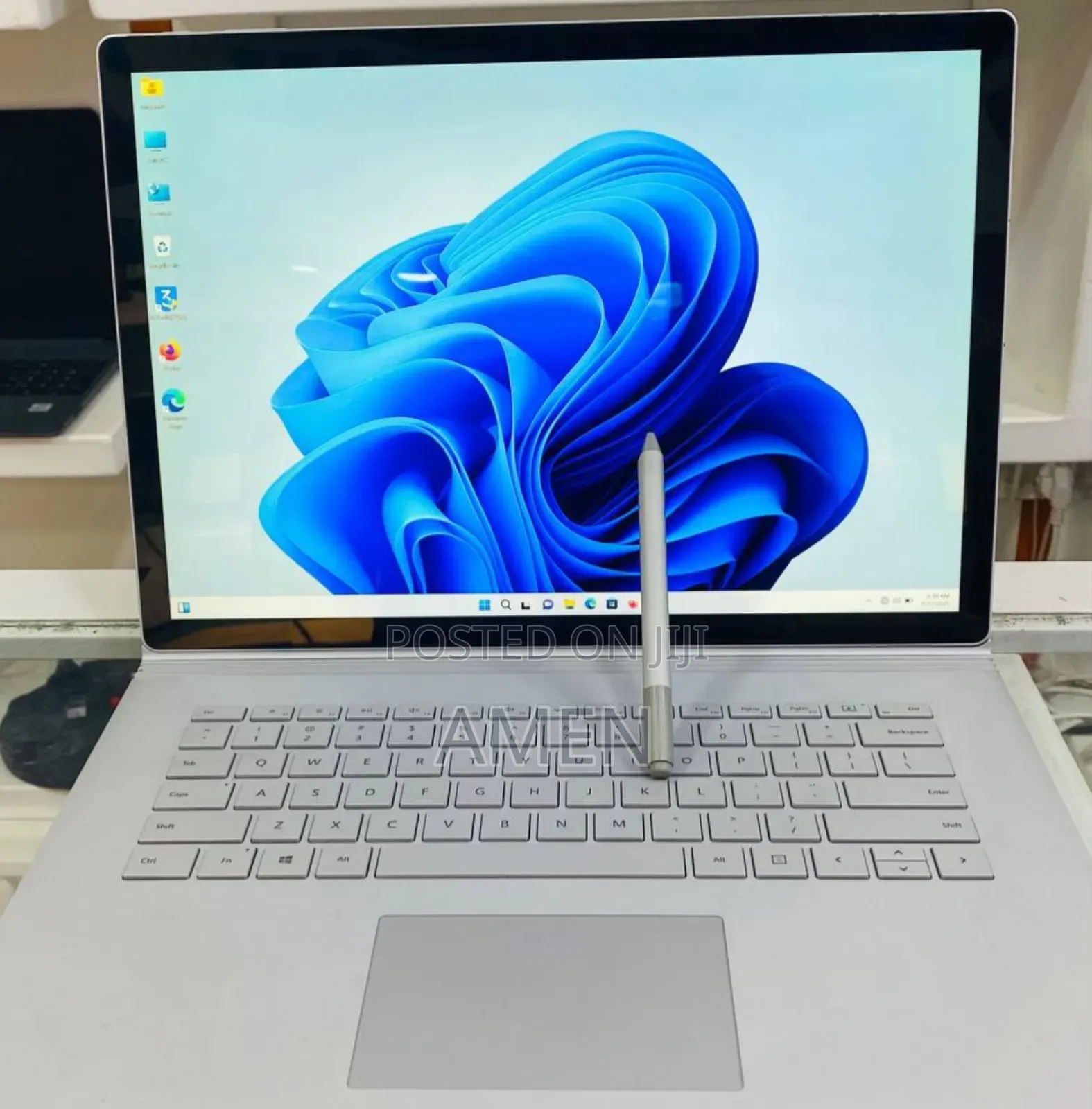 New Laptop Microsoft Surface Book 2 16GB Intel Core I7 SSD 256GB