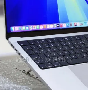 New Laptop Apple MacBook Pro M1 16GB Intel Core I9 SSD 512GB