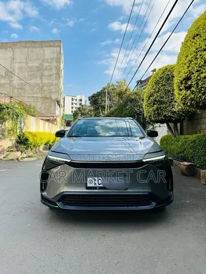Toyota bZ4X 71.4 kWh FWD 2023 Gray