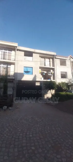 5bdrm Townhouse/Terrace in Akaky Kaliti for sale