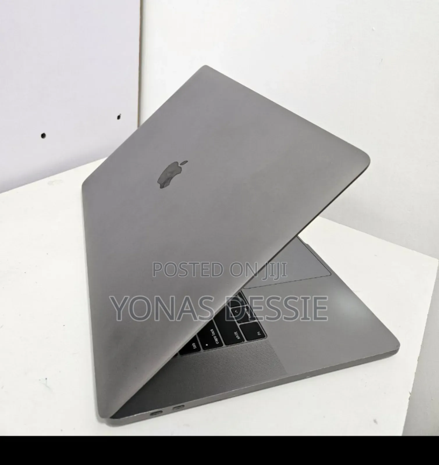 New Laptop Apple MacBook Pro 2019 16GB Intel Core I9 SSD 512GB