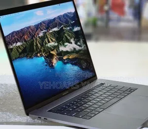 New Laptop Apple MacBook Pro 2017 16GB Intel Core I7 SSD 512GB