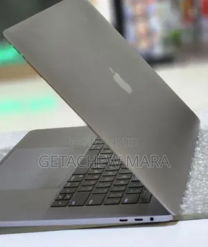 New Laptop Apple MacBook Pro 2017 16GB Intel Core I7 SSD 512GB