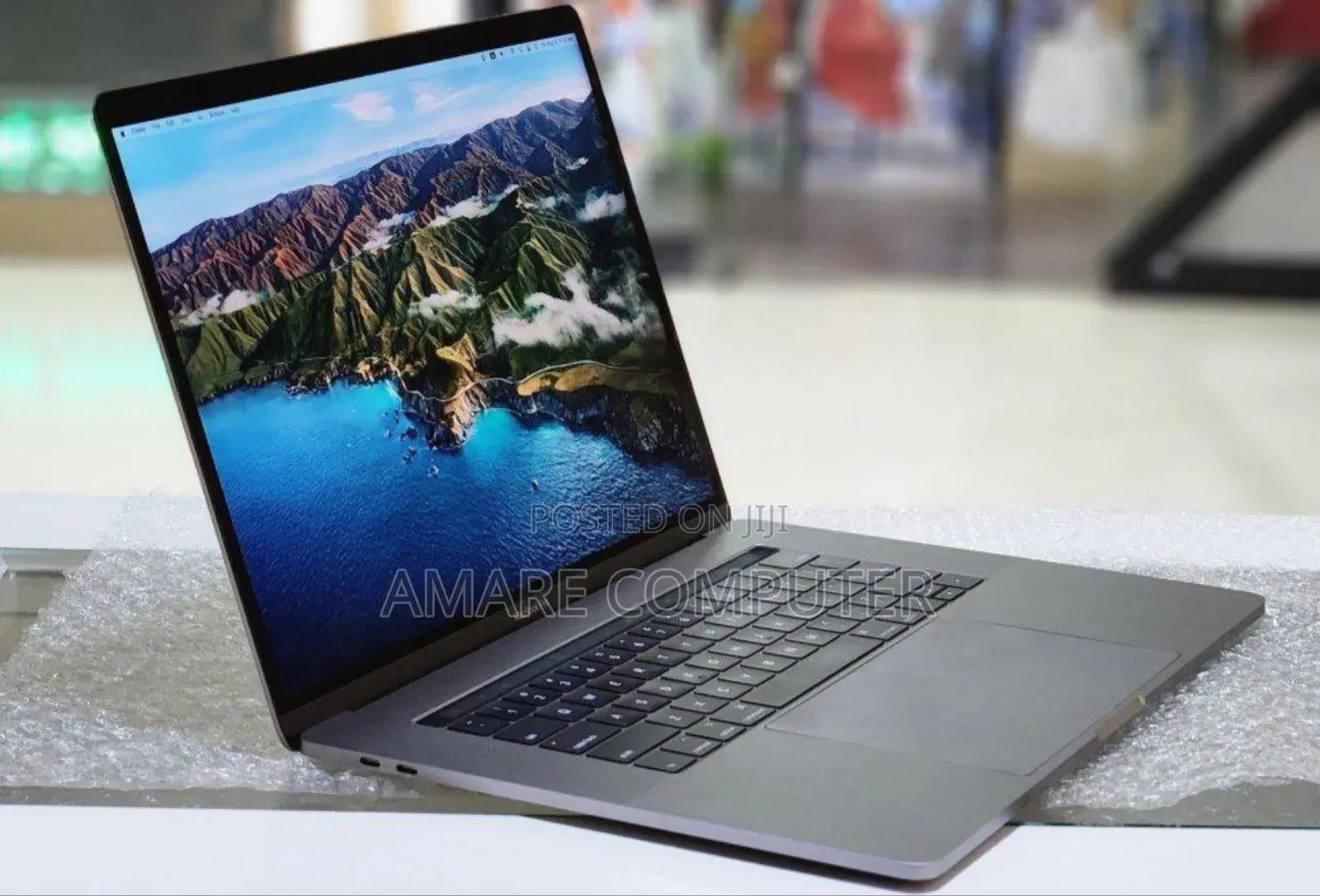 New Laptop Apple MacBook Pro 2017 16GB Intel Core I7 SSD 512GB