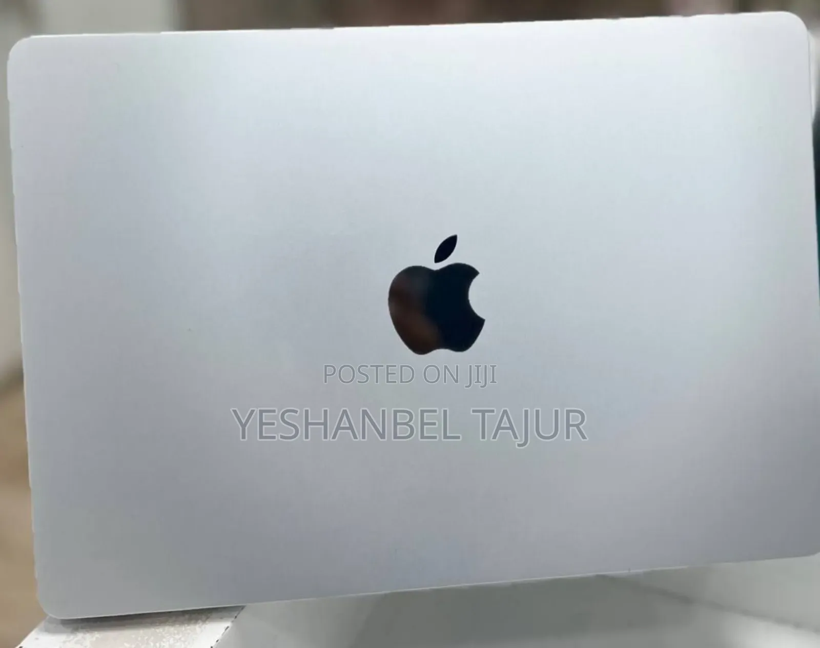 New Laptop Apple MacBook Air 2022 M2 8GB Apple M2 SSD 256GB