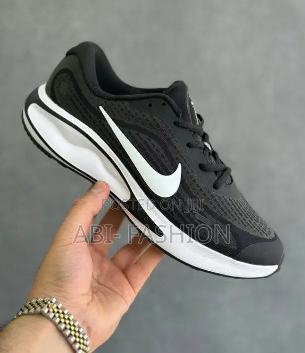 Nike Pegasus 26 Sneakers