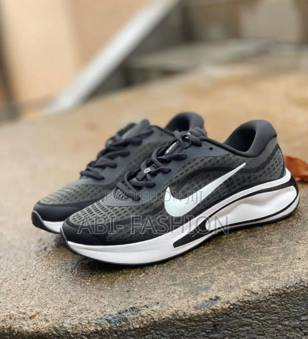 Nike Pegasus 26 Sneakers