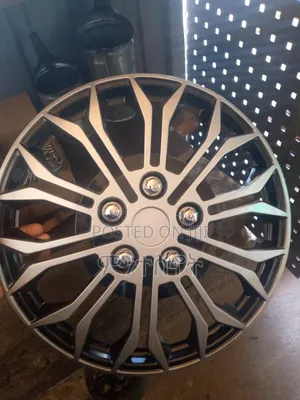 Tire Wheel Ornament የመኪና ቸርኬ ጌጥ