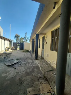 8bdrm Villa in Tafo, Yeka for sale