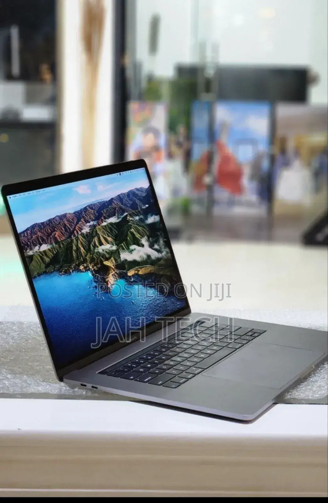 New Laptop Apple MacBook Pro 2017 16GB Intel Core I7 SSD 512GB