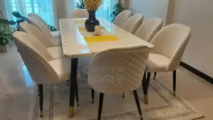 ምርጥ ምርጥ Dining Table