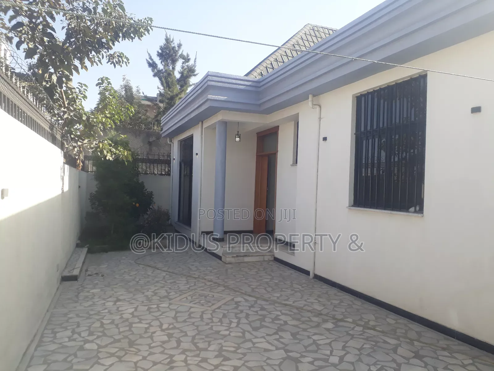 6bdrm Villa in Around Nasswe, Nifas Silk-Lafto for rent