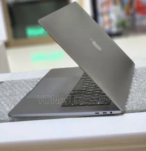 Laptop Apple MacBook Pro 2017 16GB Intel Core I7 SSD 512GB