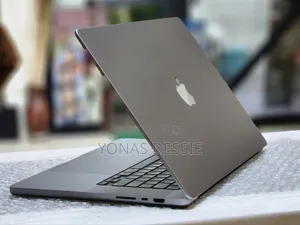 New Laptop Apple MacBook Pro M1 32GB SSD 512GB