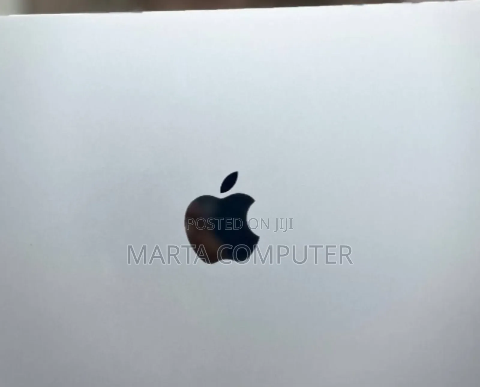 New Laptop Apple MacBook Air 2022 M2 8GB Apple M2 SSD 256GB