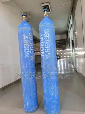 Oxygen Cylinder Regulator Cylinder With One Main Valve One Regulator