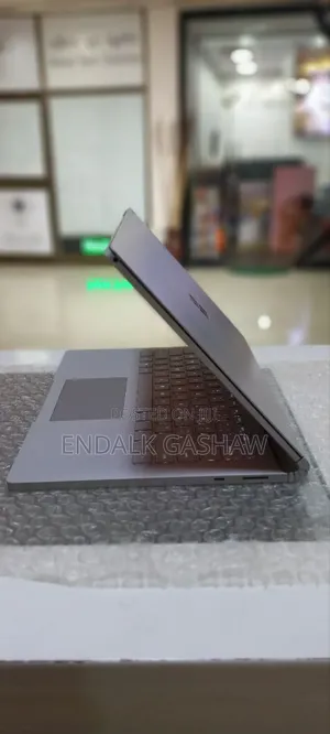New Laptop Microsoft Surface Book 3 16GB Intel Core I7 SSD 256GB