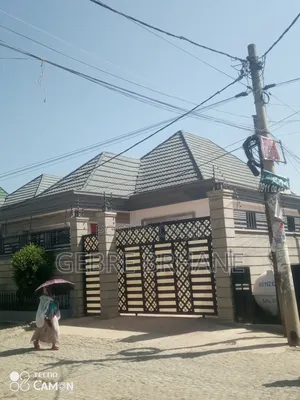 3bdrm Villa in Vila, Yeka for rent