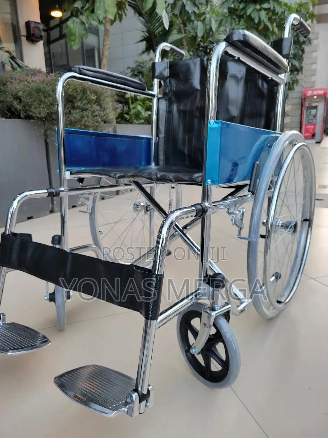 Lightweight Foldable Wheelchairs for Adults取部extra Wide Seat-Featuring