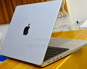 New Laptop Apple MacBook Air 2022 M2 32GB Intel Core I5 SSD 1T