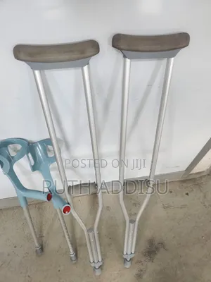 Axillary Bilateral Crutches在內bilateral Medical Crutches者或crutches New