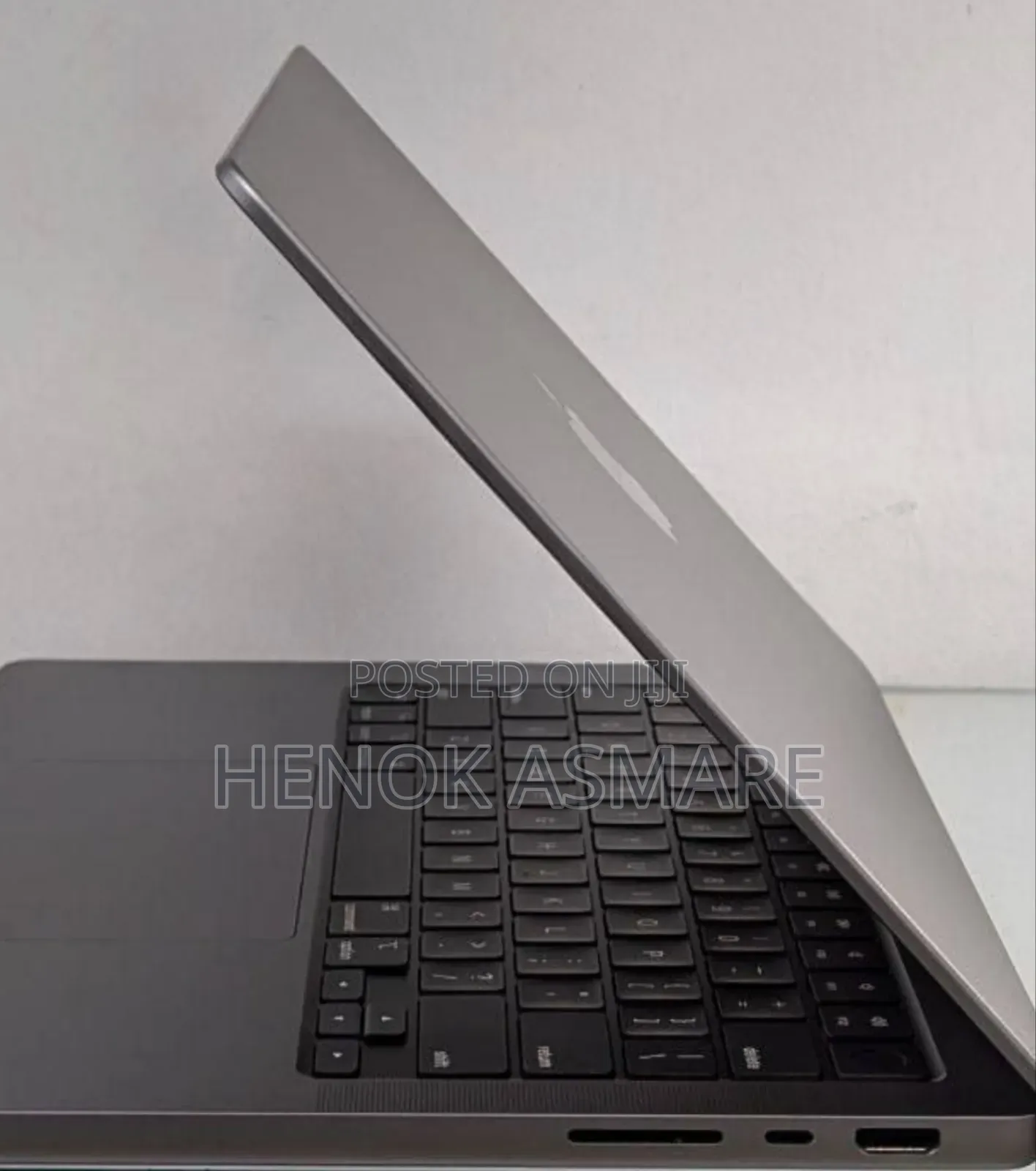 New Laptop Apple MacBook Pro 16GB Apple M1 SSD 512GB