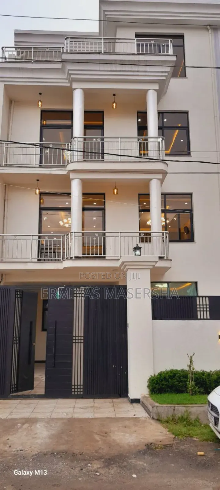 8bdrm House in Yeka for sale
