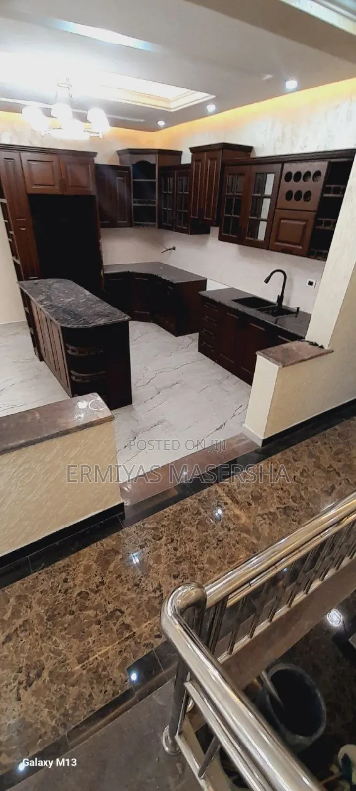 8bdrm House in Yeka for sale