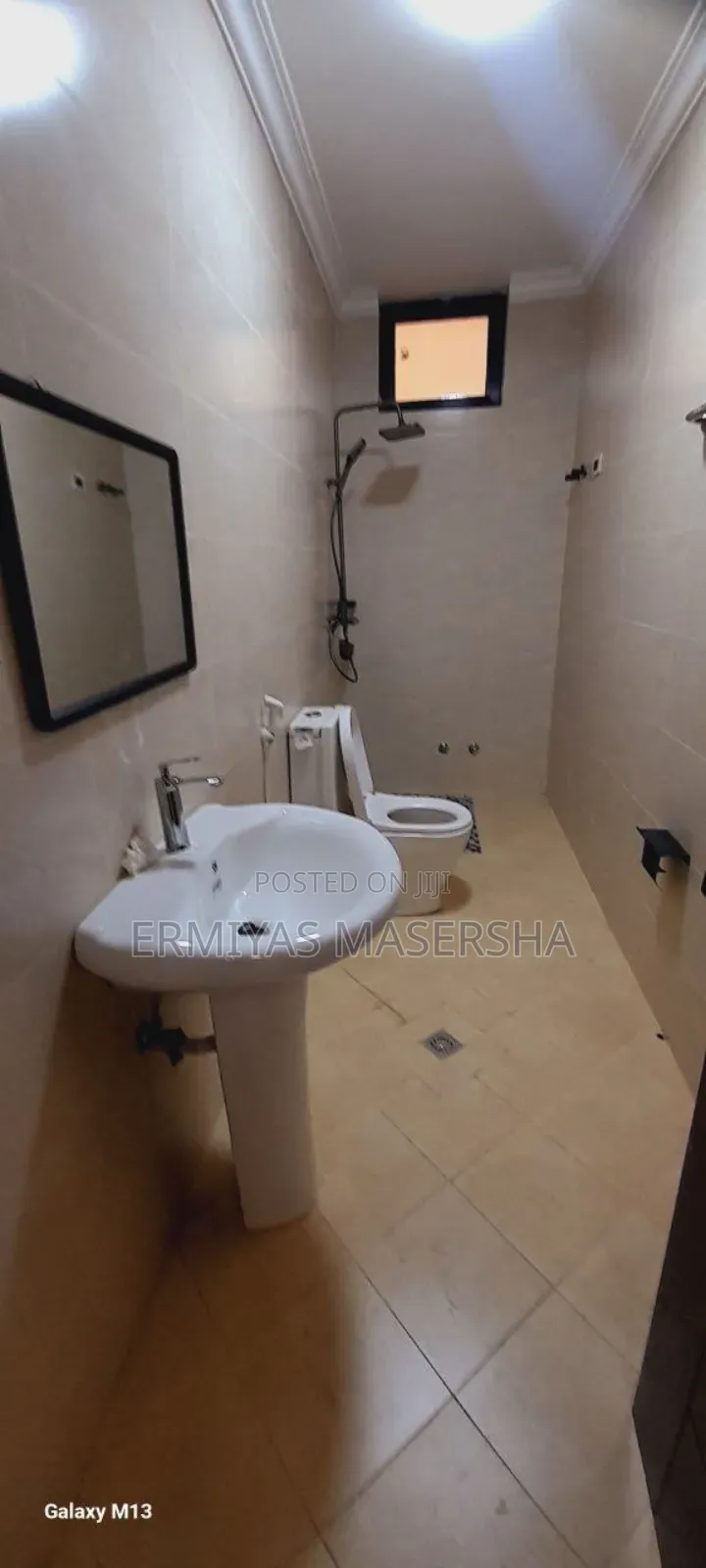 8bdrm House in Yeka for sale