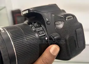 Canon Eos 700d / Rebel T5i