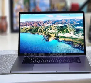 New Laptop Apple MacBook Pro 2017 16GB Intel Core I7 SSD 512GB