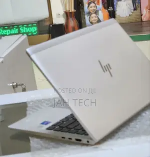 New Laptop HP EliteBook 840 G8 16GB Intel Core I7 SSD 512GB