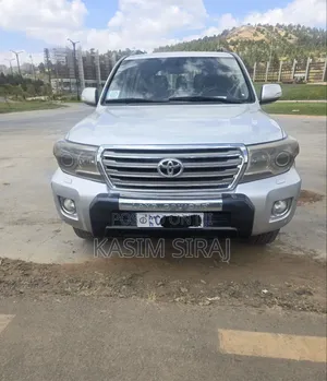 Toyota Land Cruiser 4.5 V8 GX-R 2014 Silver